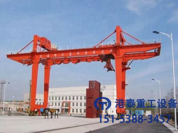 山東濰坊集裝箱門(mén)式起重機(jī)廠家設(shè)備安裝時(shí)要注意的問(wèn)題