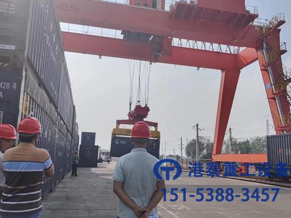 江蘇南京集裝箱門式起重機廠家軌道式集裝箱門式起重機安全防護全面