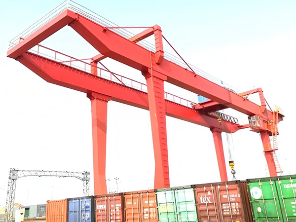 [集裝箱門式起重機(jī)]