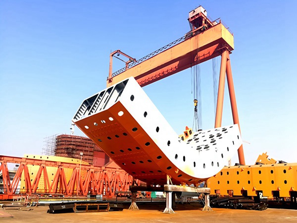 [造船門式起重機]