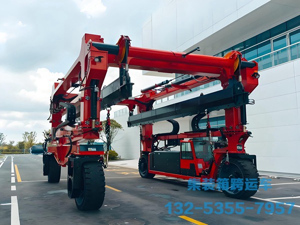 50噸集裝箱跨運(yùn)車的轉(zhuǎn)向機(jī)構(gòu)是如何工作的