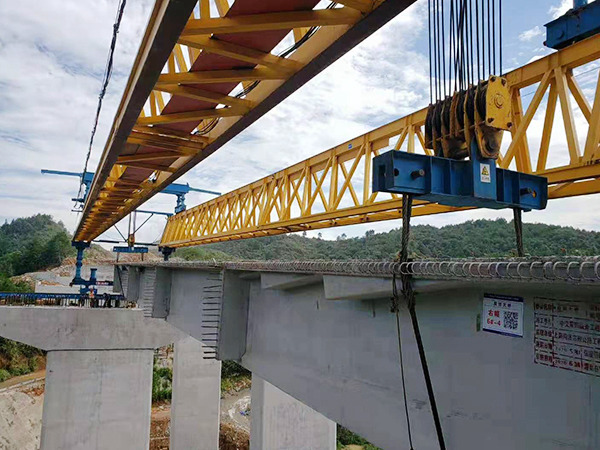 安徽滁州龍門吊廠家設(shè)備并不是越大越好